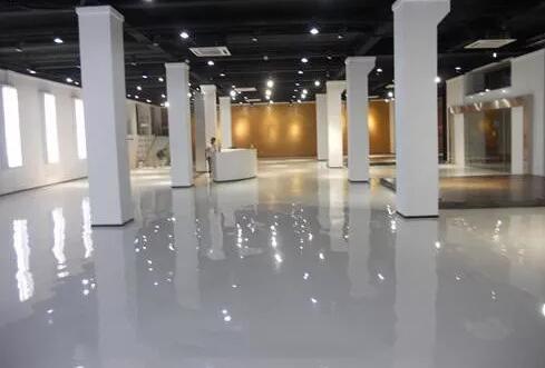 基础地面潮湿的地面用什么环氧地坪漆合适(图2)